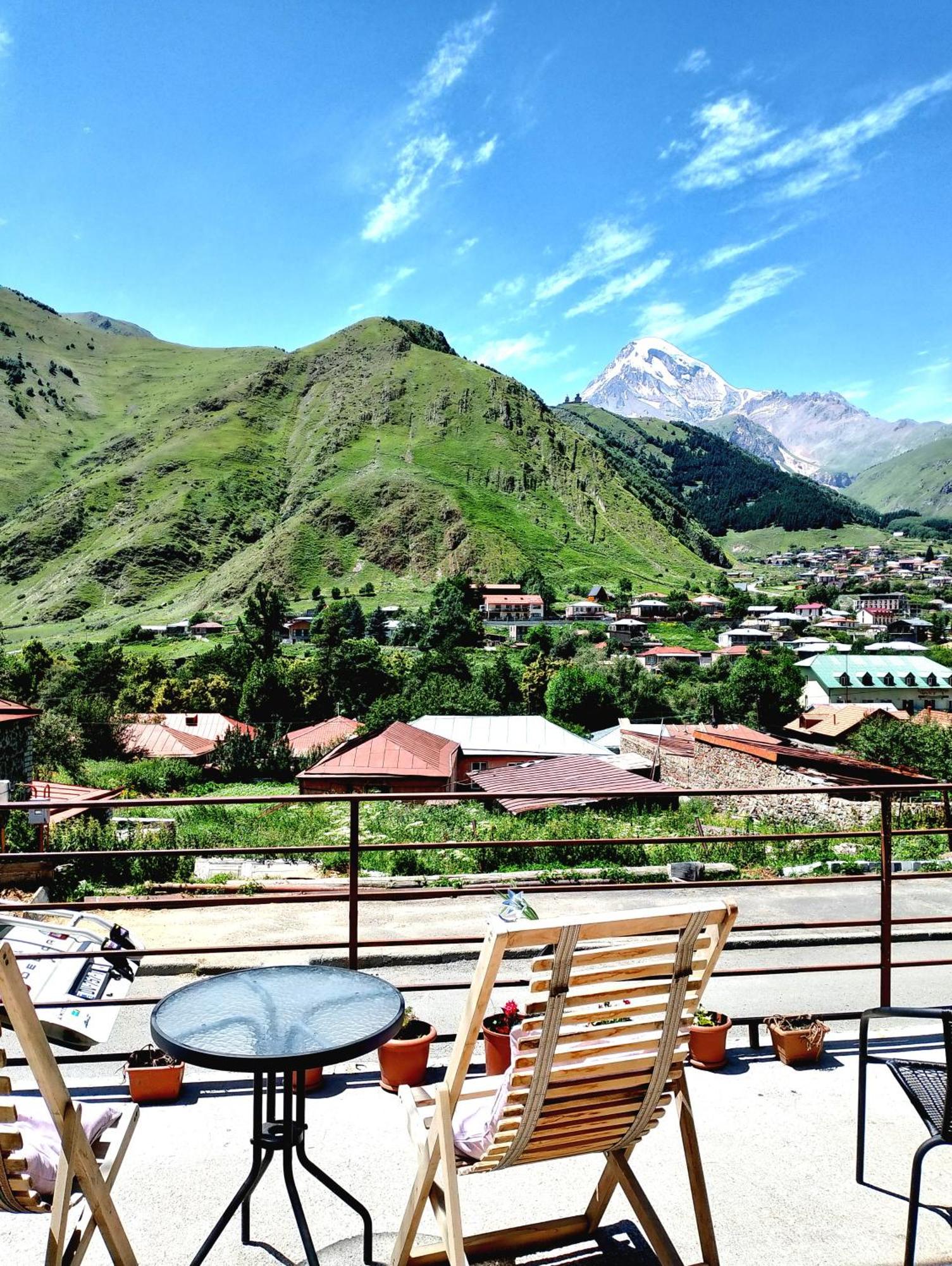 Guest House On V. Pshavela 50 Kazbegi Eksteriør bilde