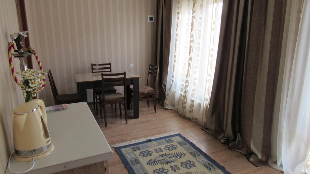 Guest House On V. Pshavela 50 Kazbegi Eksteriør bilde